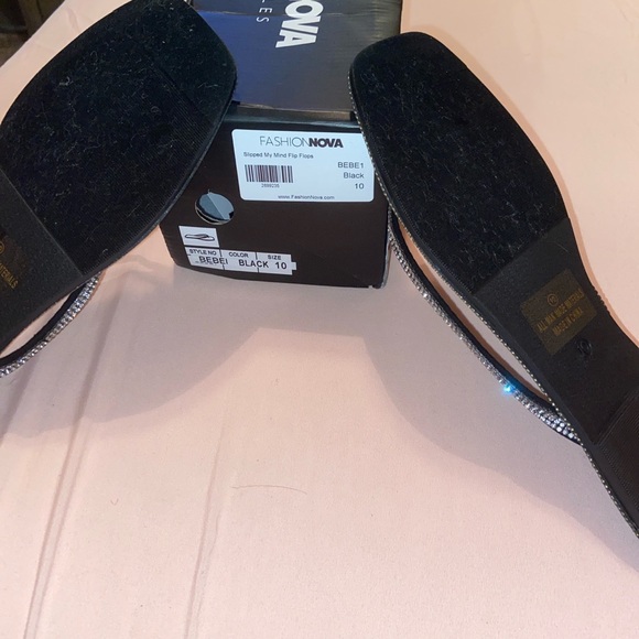 Fashion Nova Black Bling Flip Flops - Picture 3 of 3